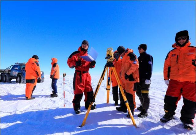 武汉大学与中国极地研究中心签署合作协议