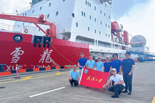 习近平总书记给武汉大学参加中国南北极科学考察队师生代表的回信