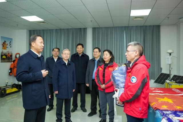 习近平总书记给武汉大学参加中国南北极科学考察队师生代表的回信